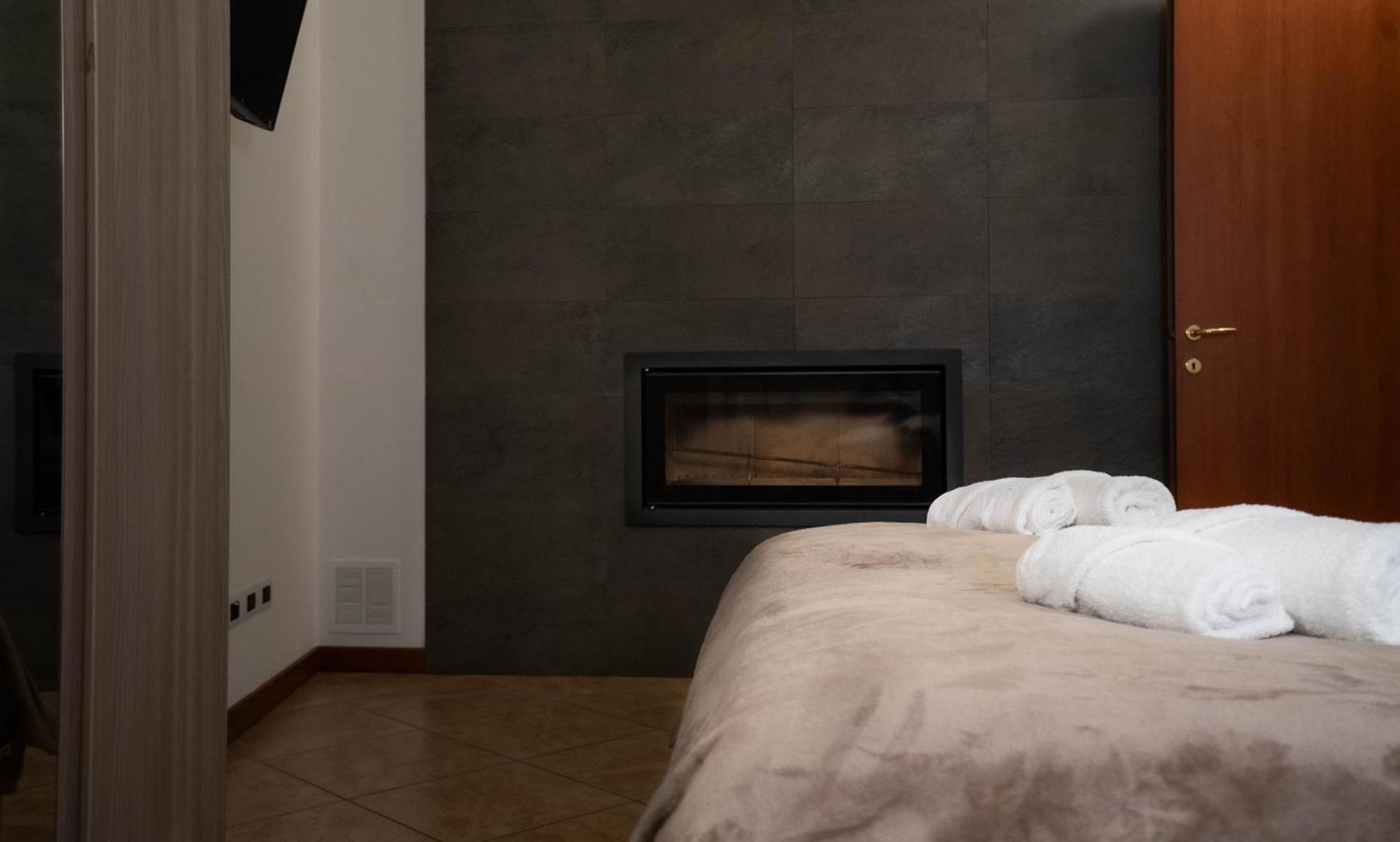 Ambra Apartment Тирано Екстериор снимка