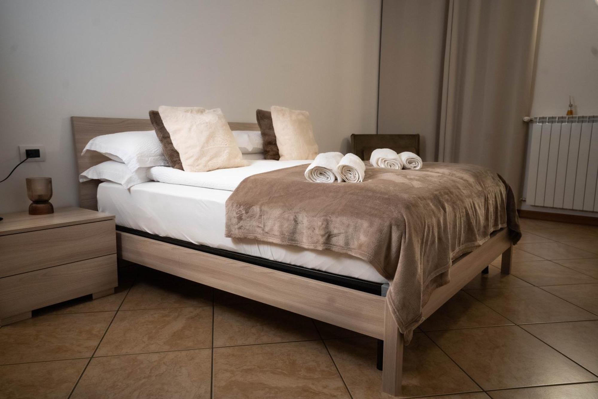 Ambra Apartment Тирано Екстериор снимка